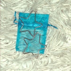 silver star earrings!!